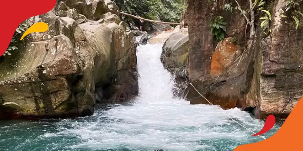 Curug Cibaliung air terjun dekat jakarta